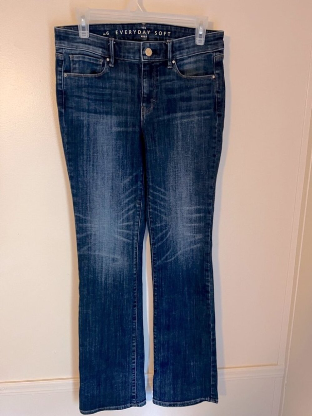 WHBM Everyday Soft Boot- Mid Rise Jeans- Size 6 - Picture 2 of 7